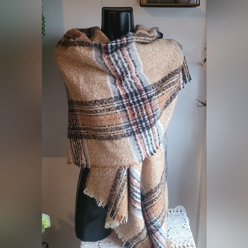 LA Express Tan and Brown Plaid Blanket Scarf